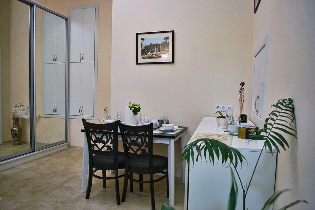 Classic Apartment On Zhukovskoho โอเดสซา ภายนอก รูปภาพ